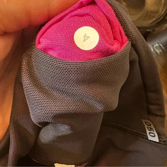 *SALE* Lululemon women’s leggings size 4 - Picture 5 of 6